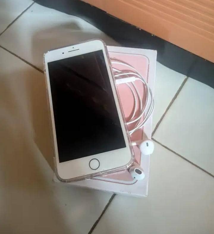 Apple iPhone 7 Plus 2