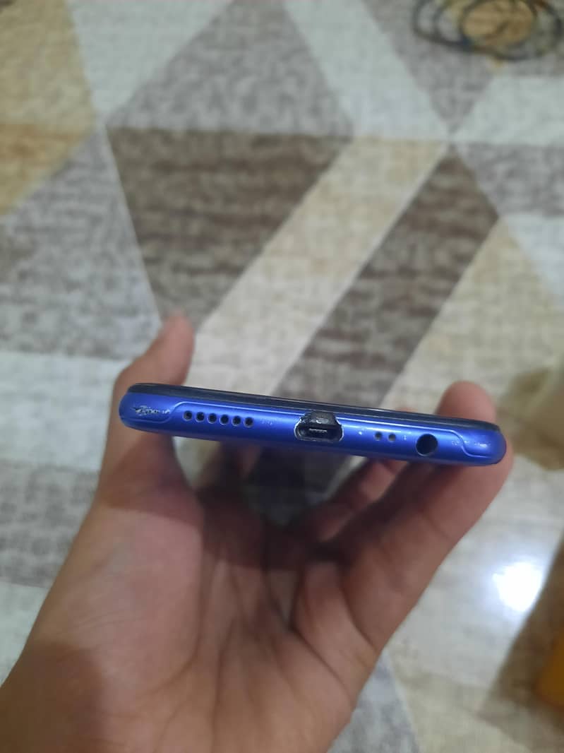 Realme C2 4