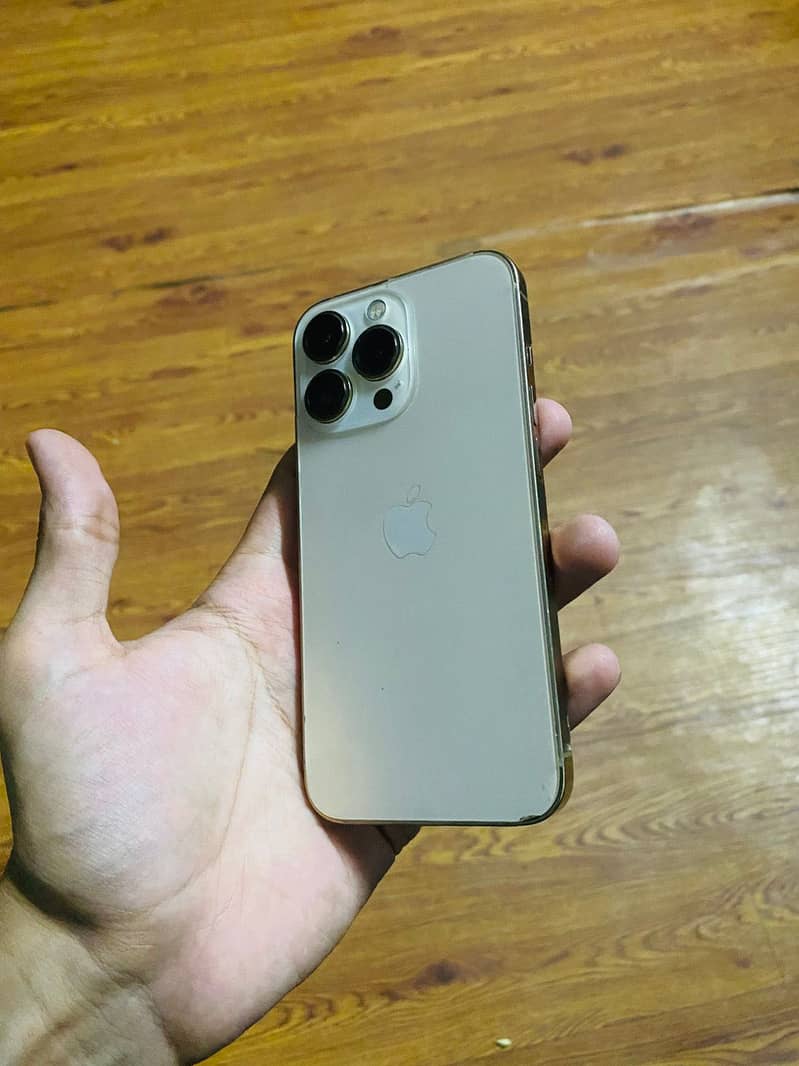 Apple iPhone 13 Pro 4