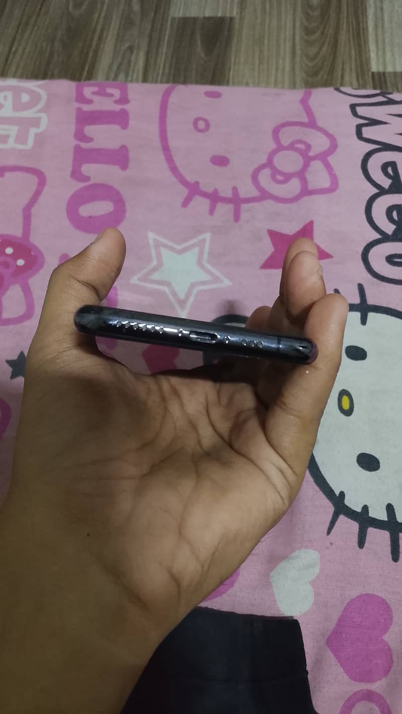 Apple iPhone 11 Pro 7