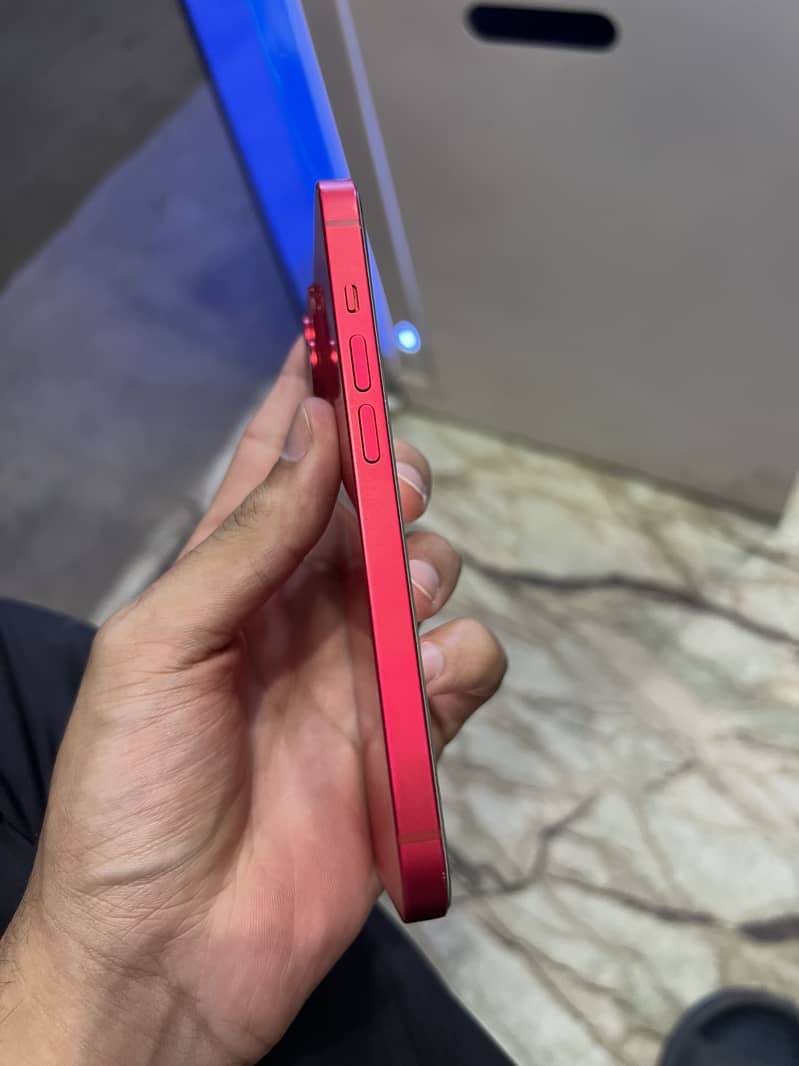 Apple iPhone 14 3