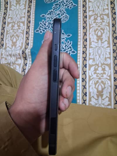 Apple iPhone 15
