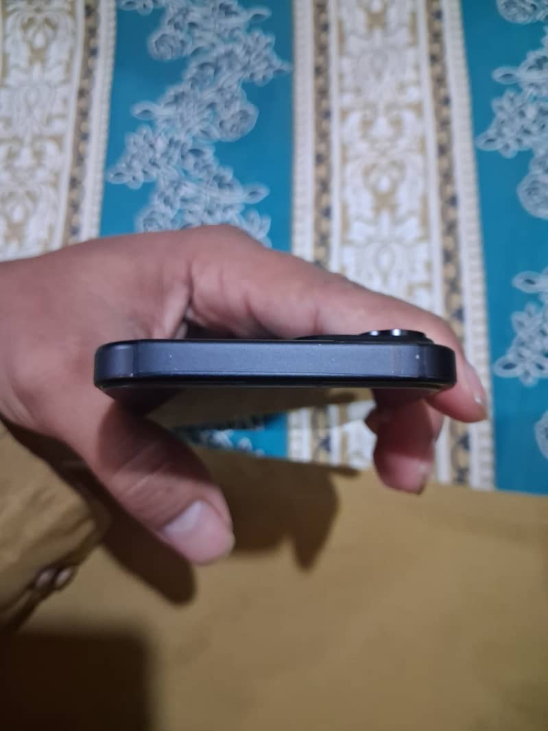 Apple iPhone 15 2