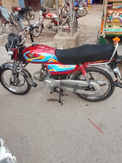 Honda CD 70 2009 model