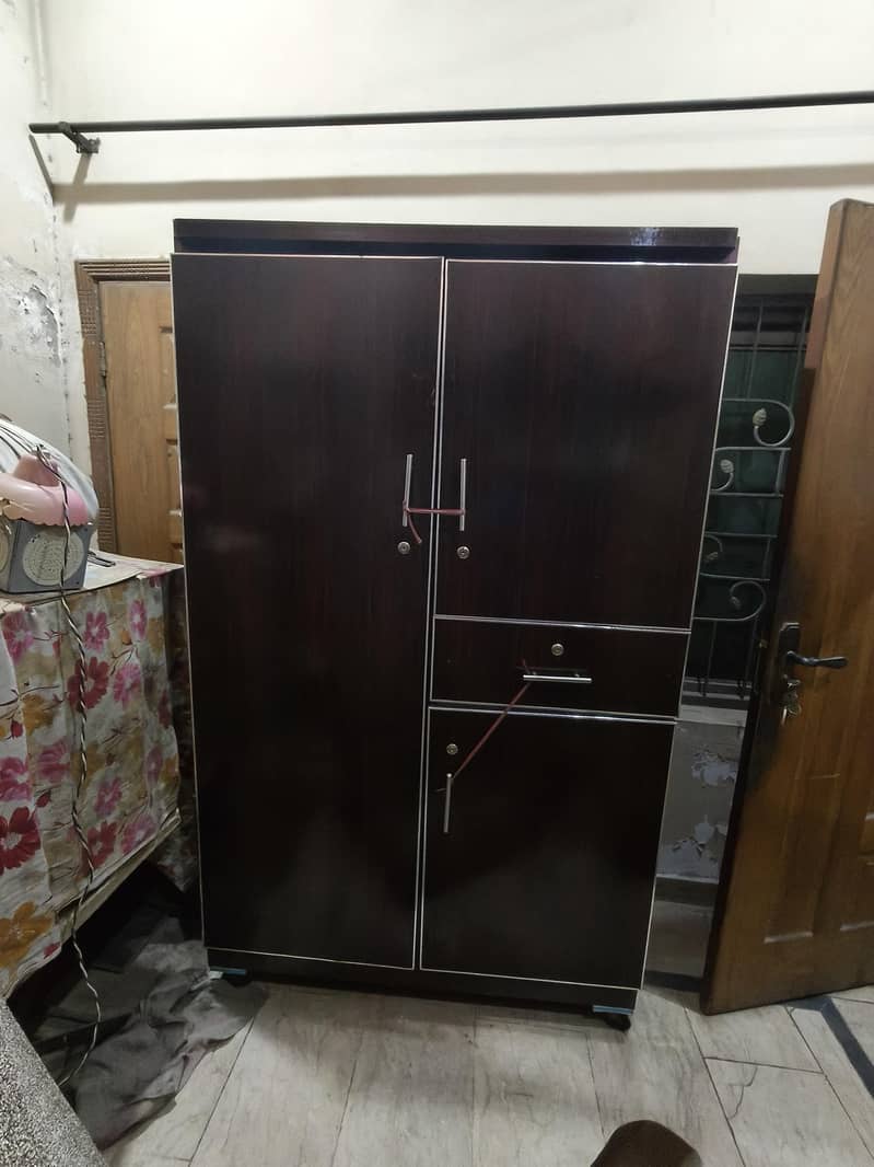Almari Wardrobe 1