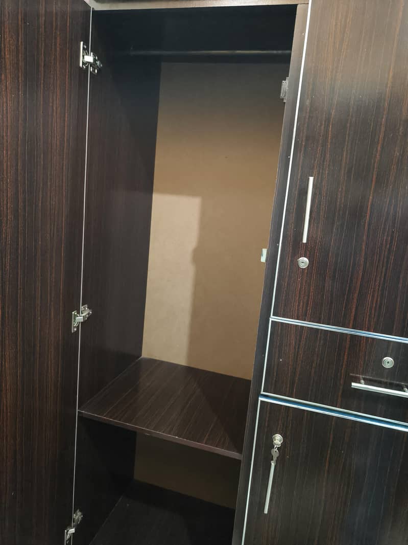 Almari Wardrobe 4