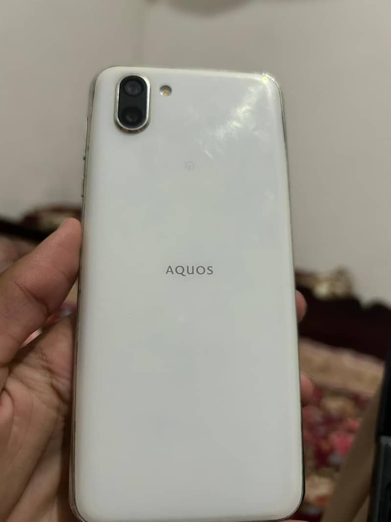 Sharp Aquos R2 2