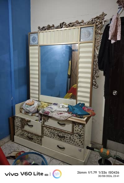 dressing table