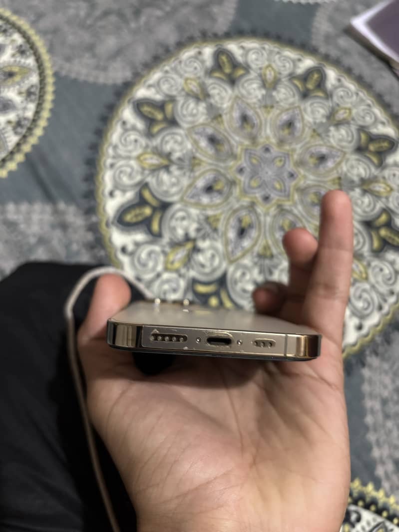Apple iPhone 13 Pro 8