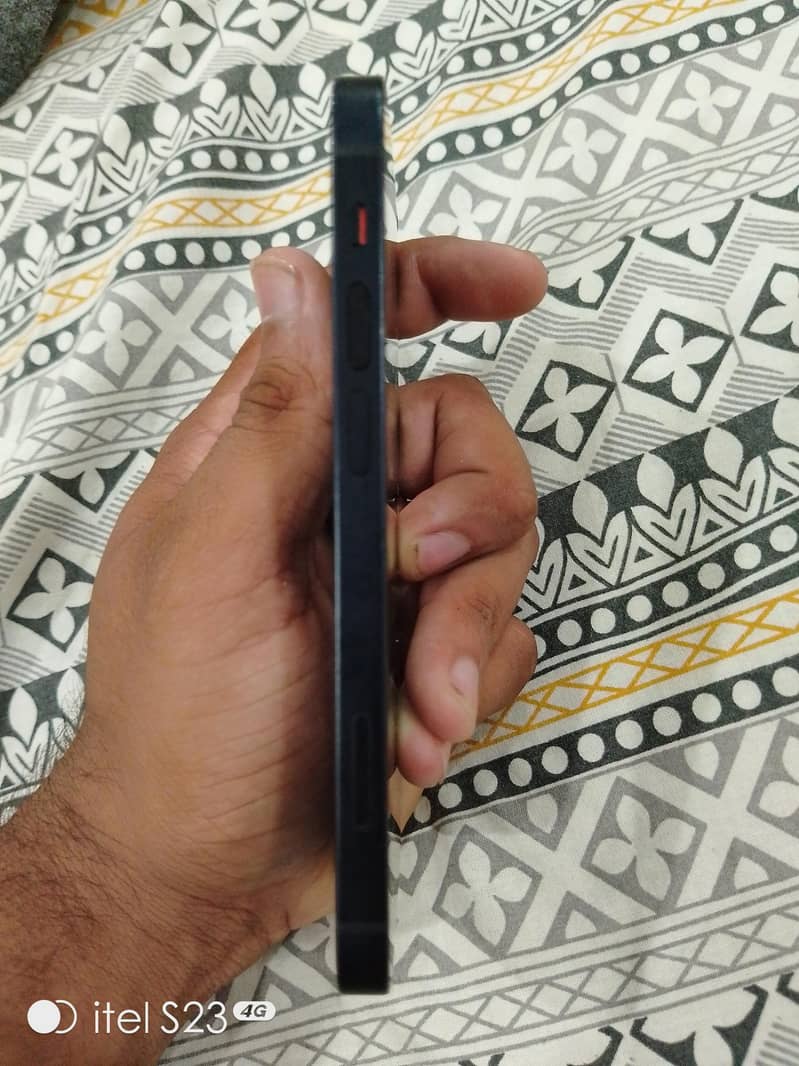 Apple iPhone 12 mini 3