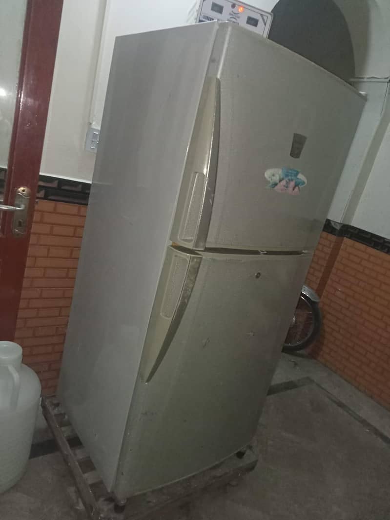 dawlance fridge 1