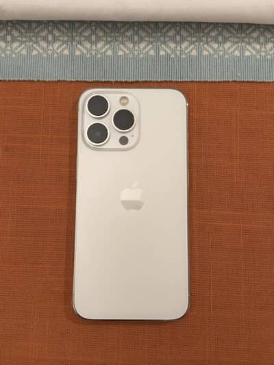 Apple iphone 13 pro max like new condition with box