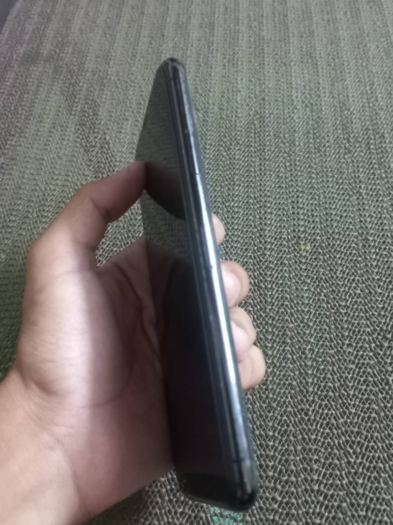 Apple iPhone 11 Pro Max 3