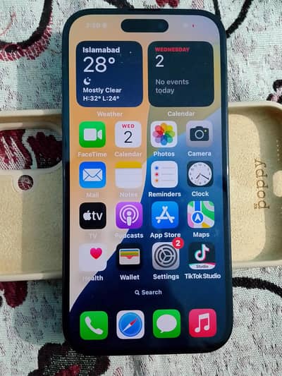 Apple iPhone 16