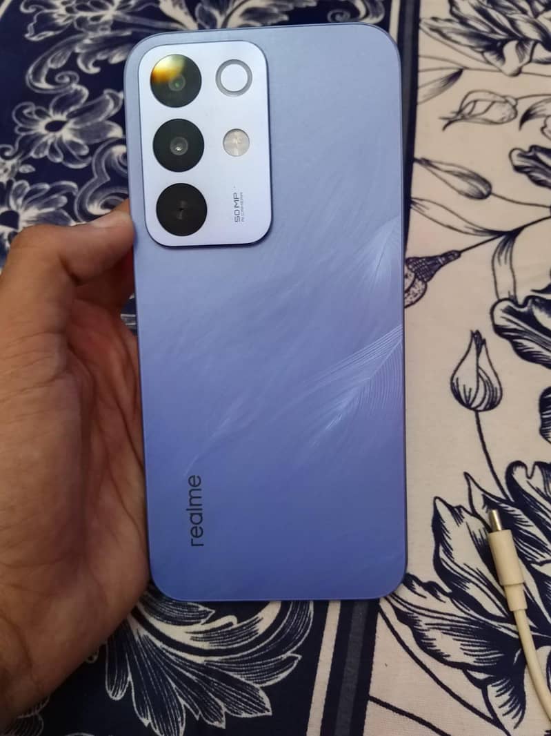 Realme C85 1