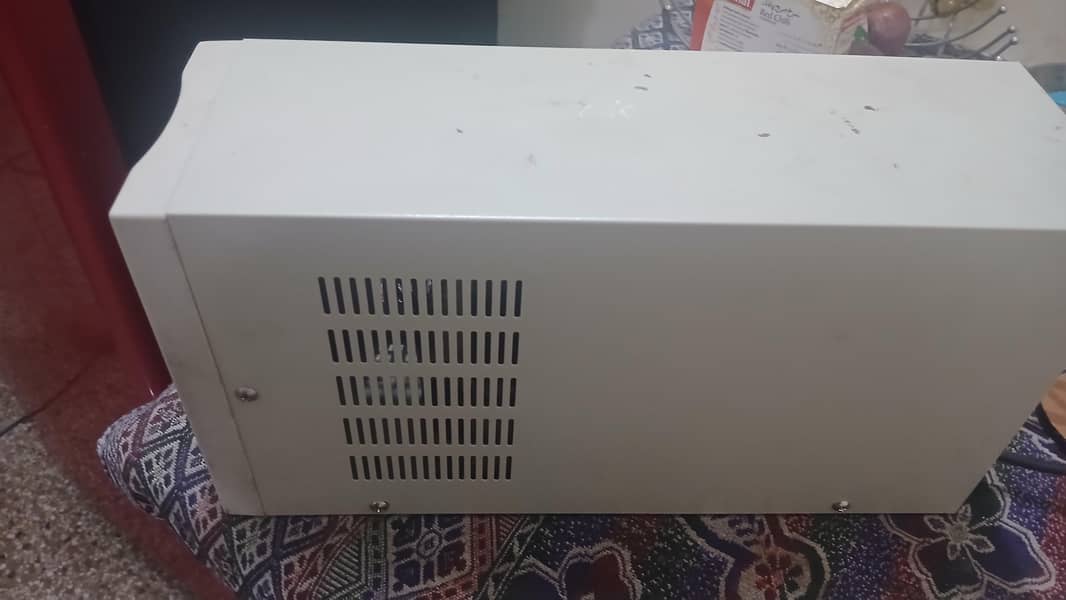 UPS 700W 1