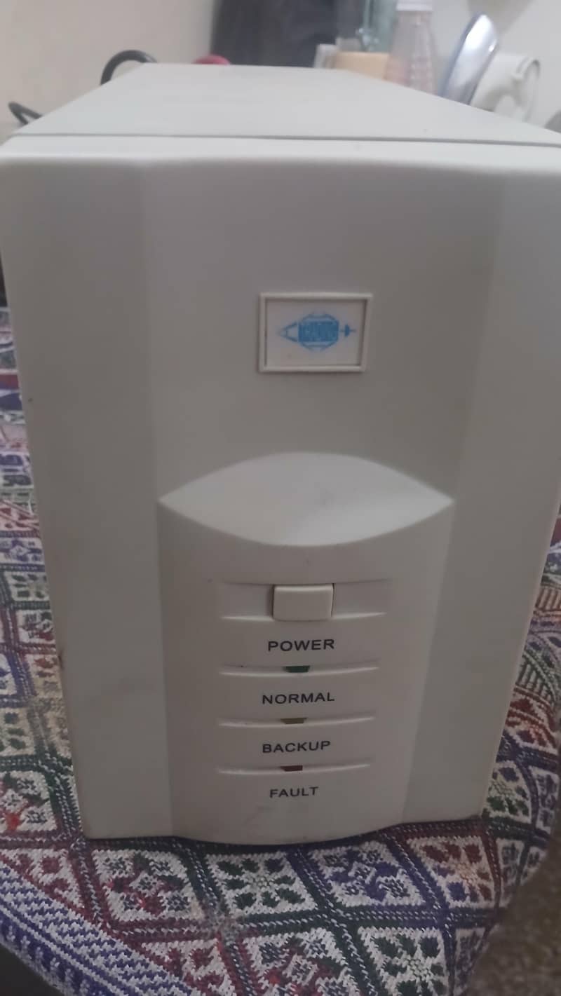 UPS 700W 2