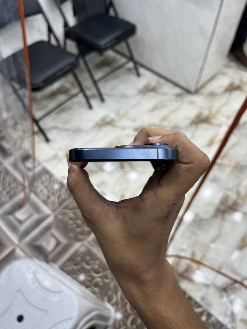 Apple iPhone 15 Pro 3
