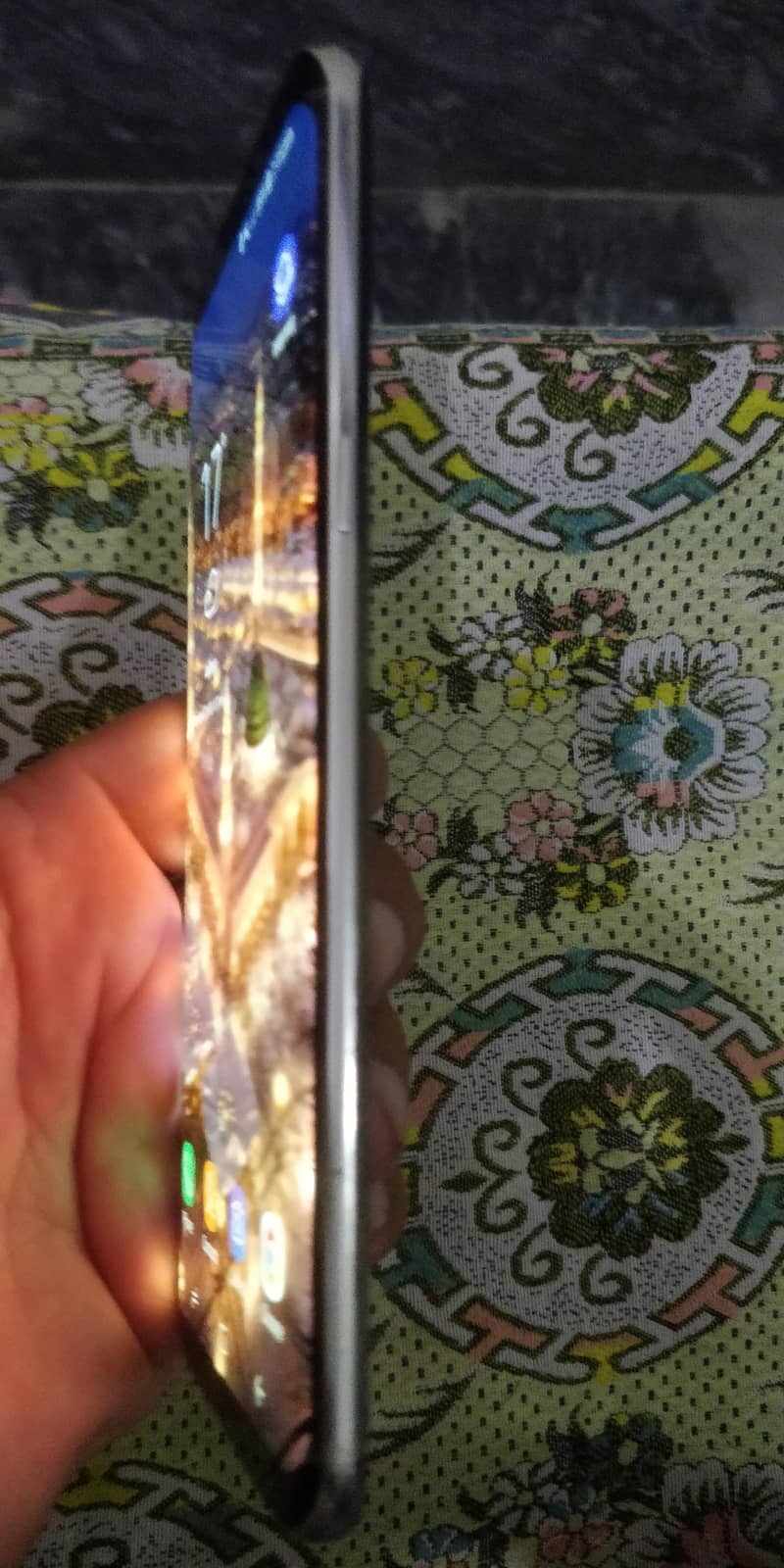 Samsung Mobile S8 Plus 1