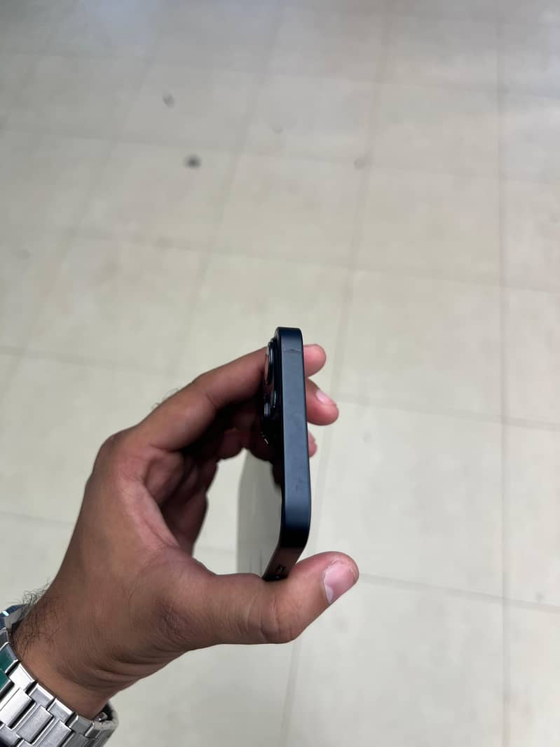 Apple iPhone 13 1