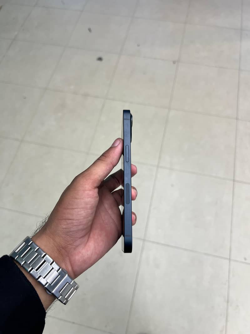 Apple iPhone 13 3