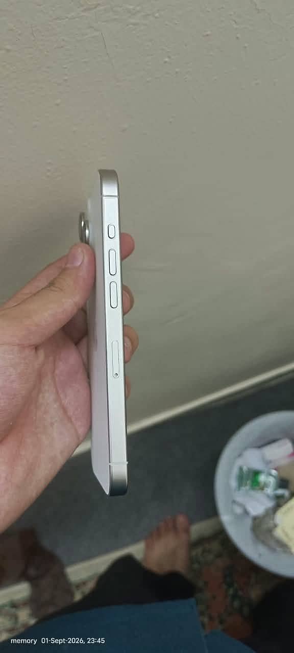 Apple iPhone 15 Pro 4