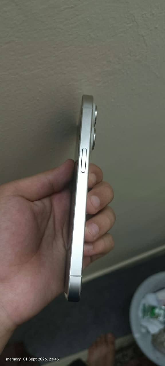 Apple iPhone 15 Pro 6