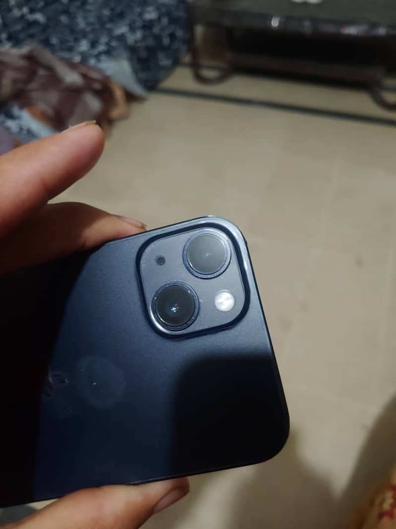 Apple iPhone 13 2