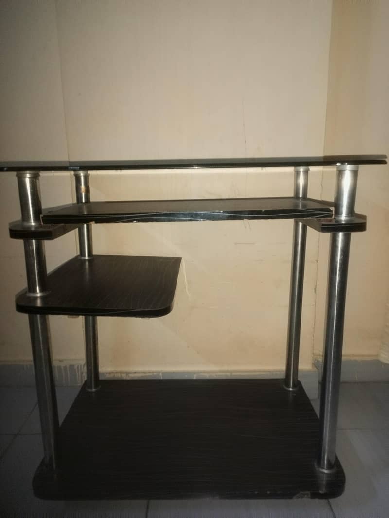 Computer table good condition | fully functional tyres new 2