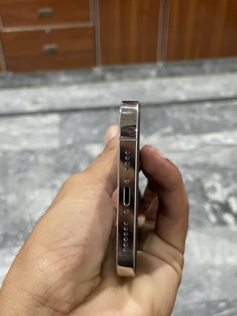 Apple iPhone 14 Pro Max 3