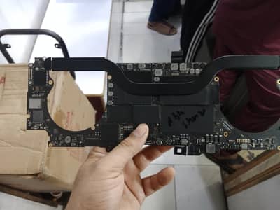 Macbook Pro 2019 i9 16 GB RAM Board