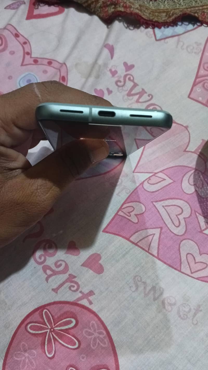 Google Pixel 8 5