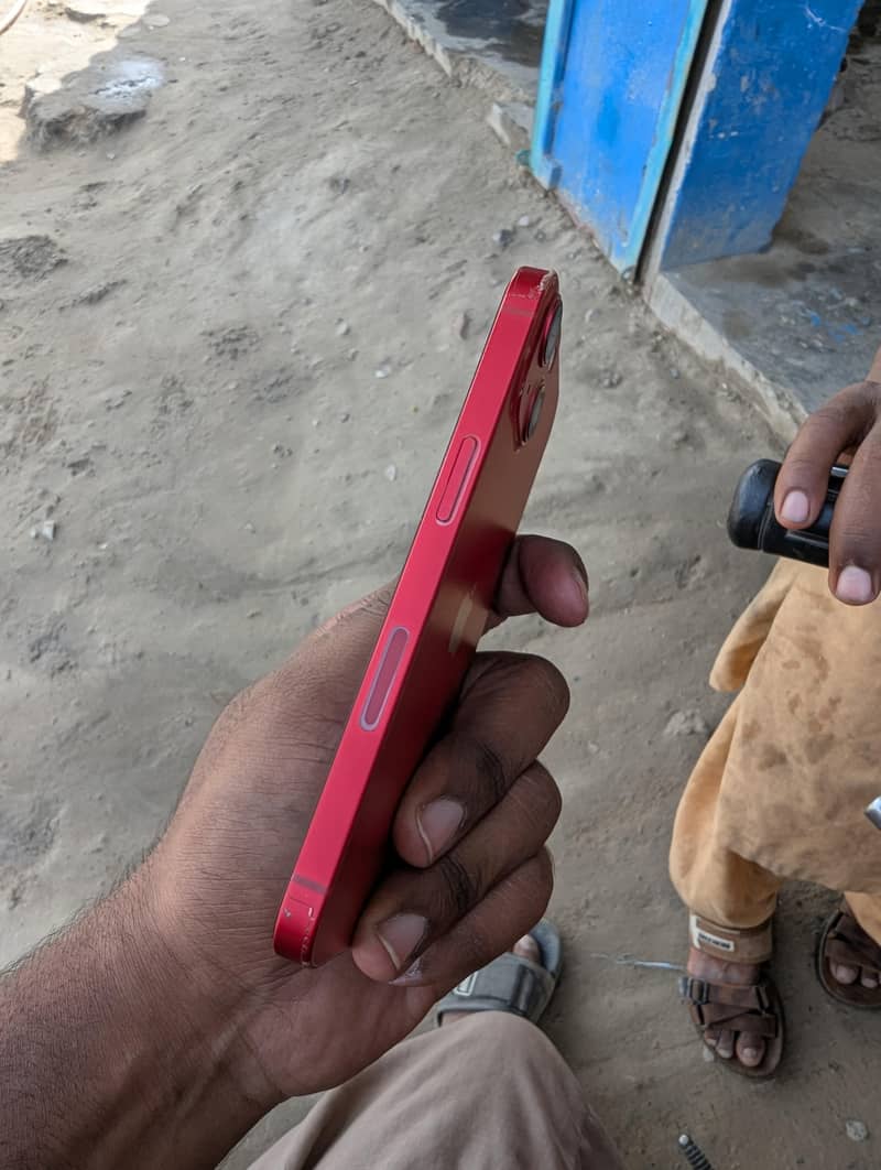 Apple iPhone 13 6
