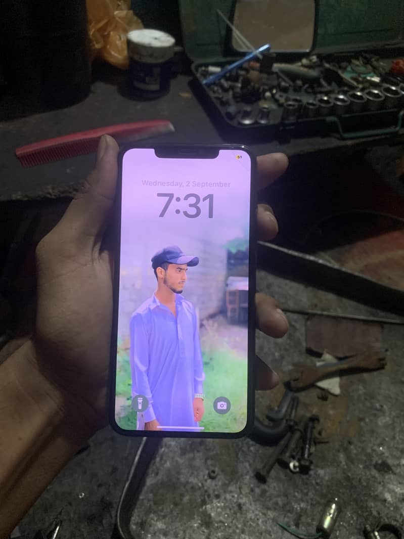 Apple iPhone XS Max 4