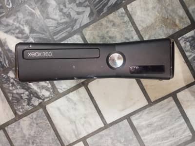 Xbox 360 with 2 wireless controller