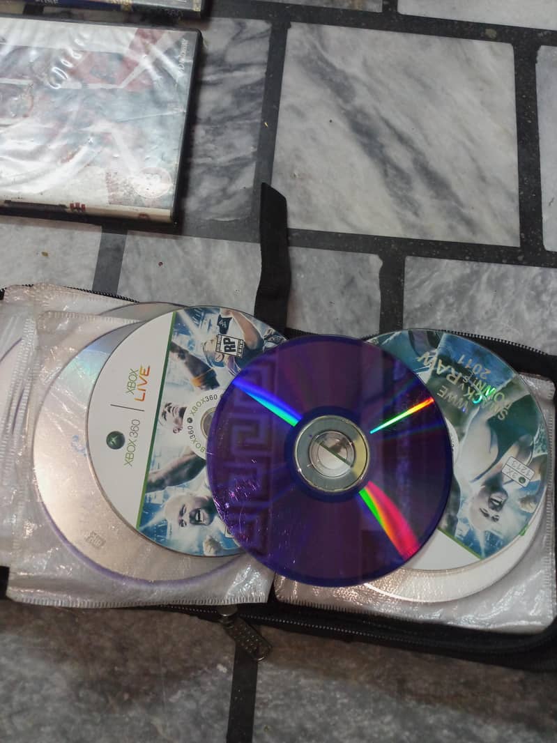 Xbox 360 with 2 wireless controller 7
