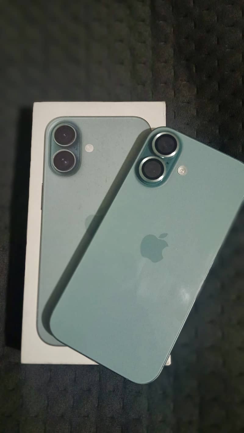 Apple iPhone 16 1