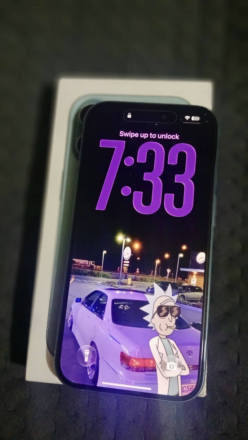Apple iPhone 16 6