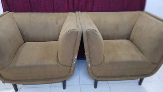 Elegant Beige Sofa Set + 2 Matching Ottomans –Good Condition (read ad