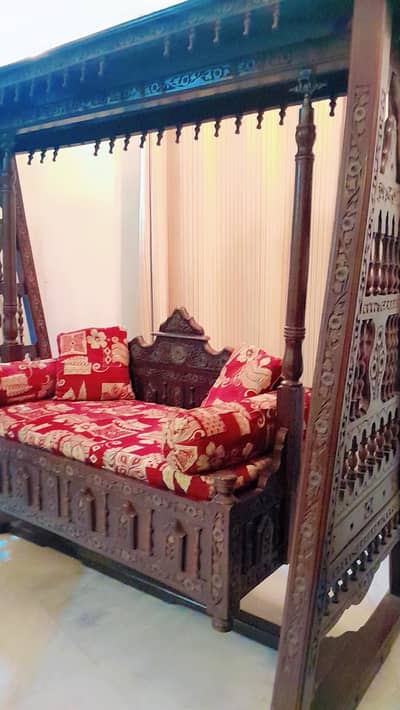 TWO SEATER SWING
