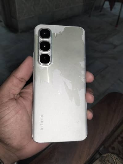 Infinix Hot 60 pro plus 8GB,256GB complete box. . 03207336717