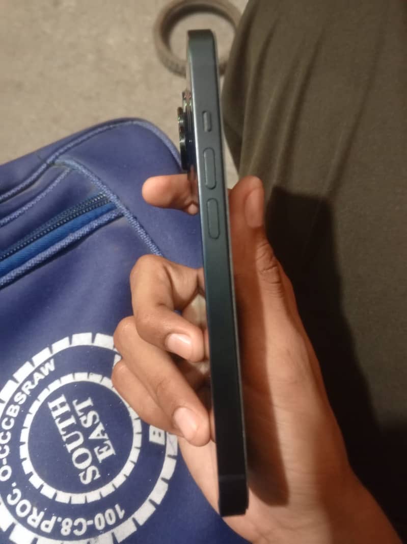 Apple iPhone 14 2