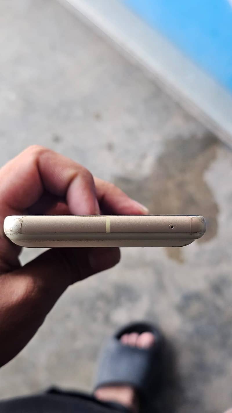 Google Pixel 7 4