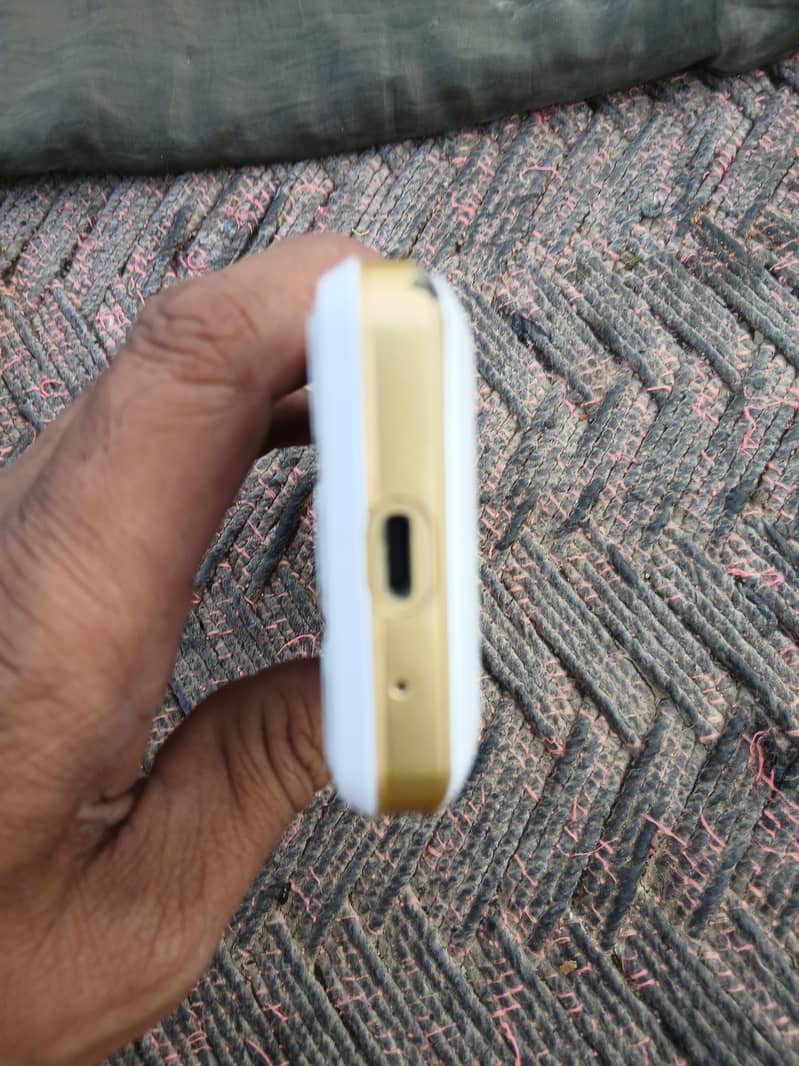 QMobile Classic 0