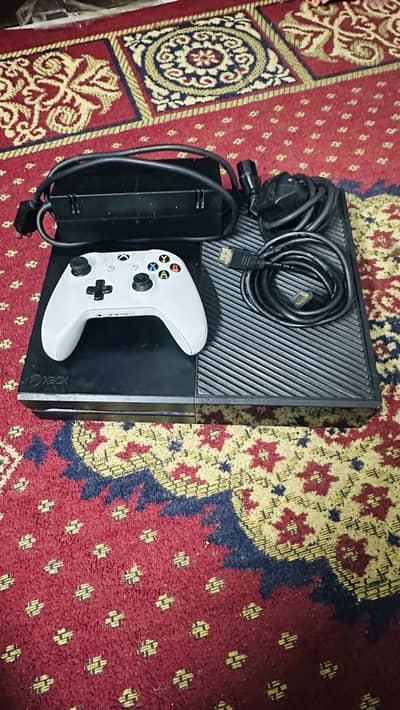 Xbox One with One S controller