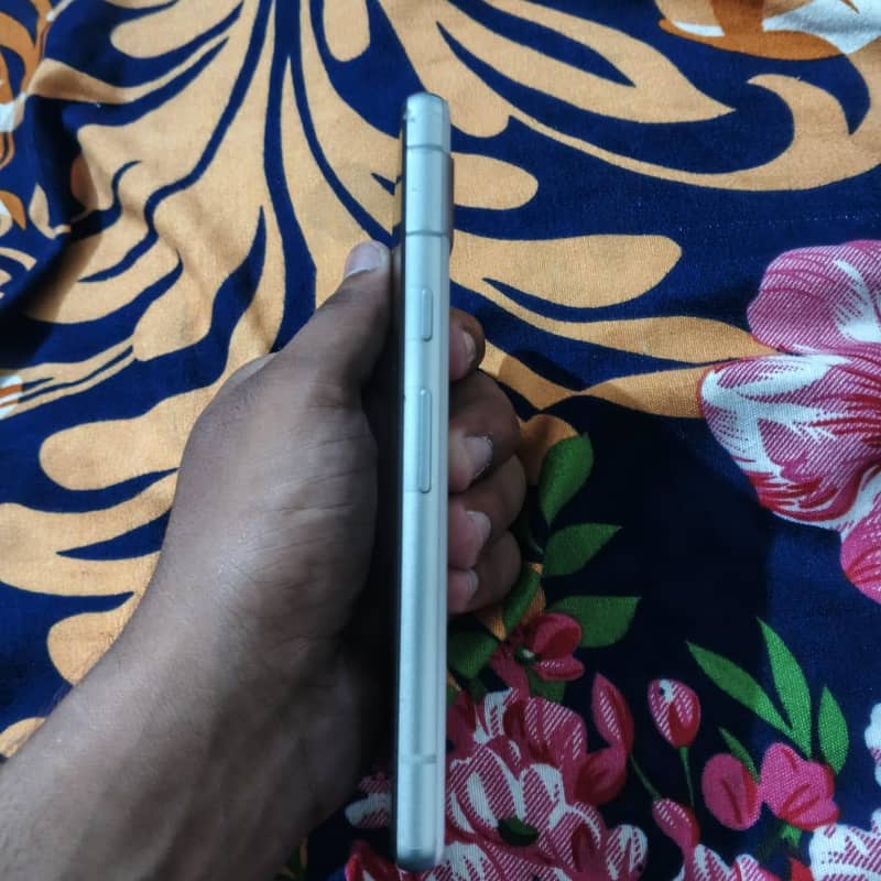 Google Pixel 7a 4