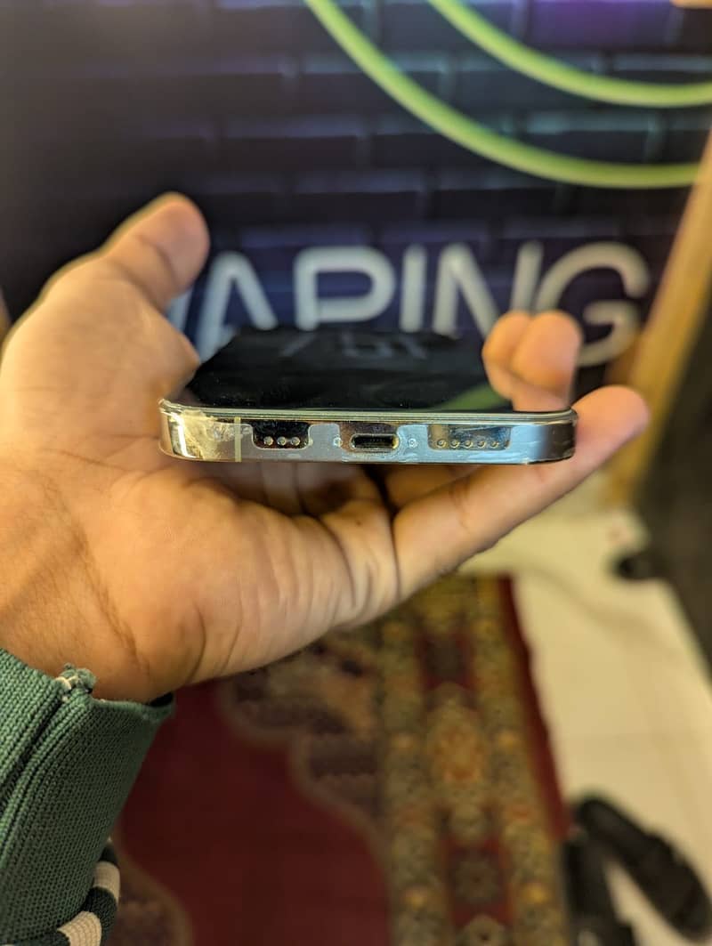 Apple iPhone 14 Pro Max 3