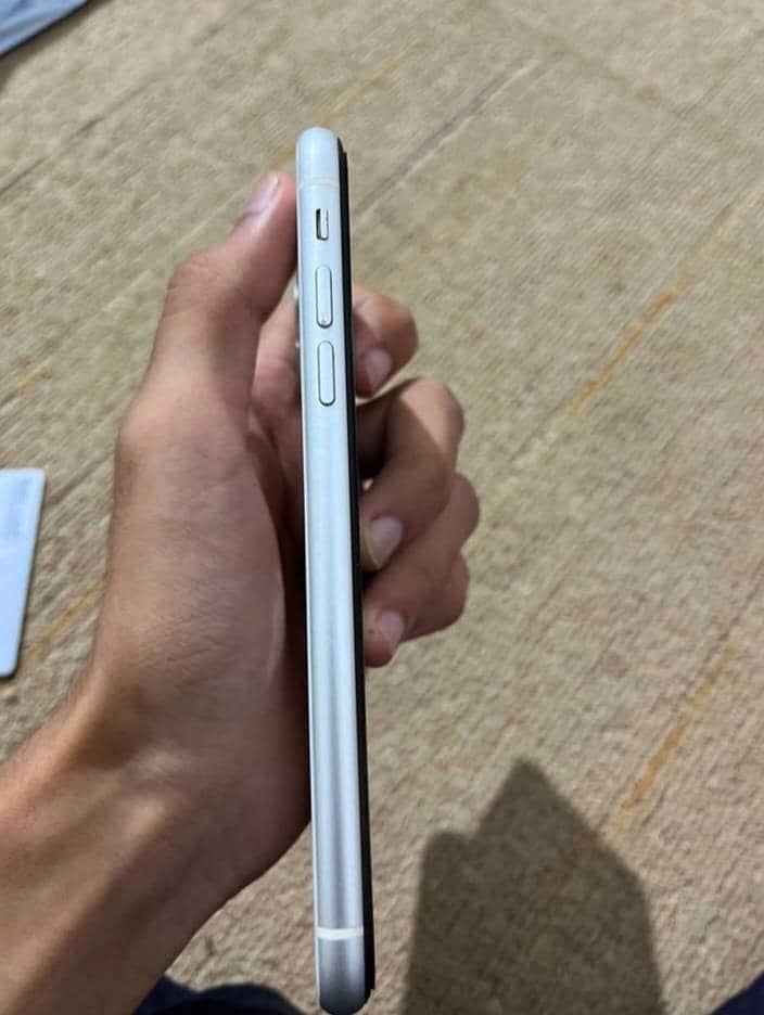 Apple iPhone 11 2