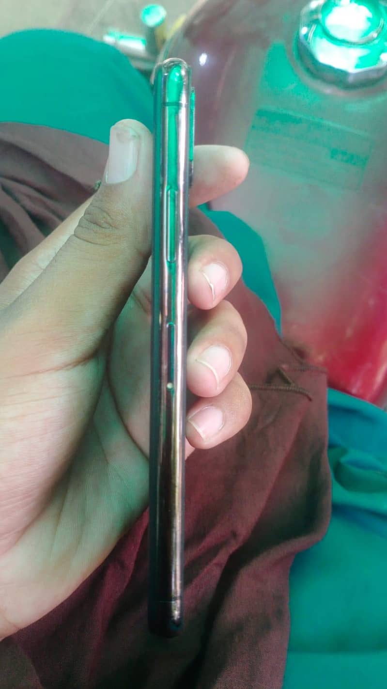 Apple iPhone X 2