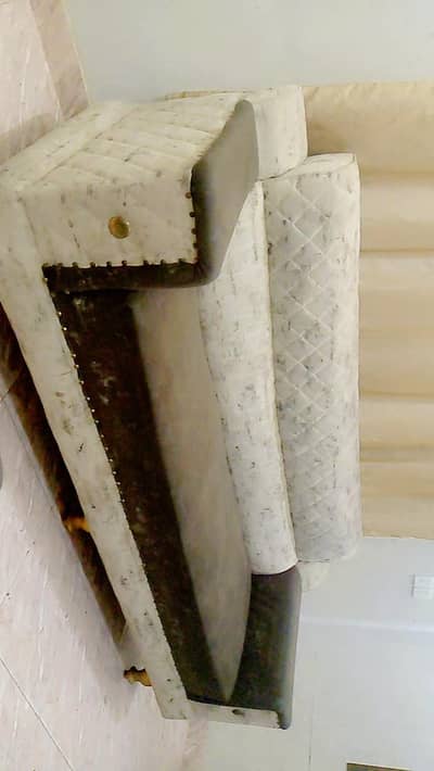 5 seater sofa set in Brown color